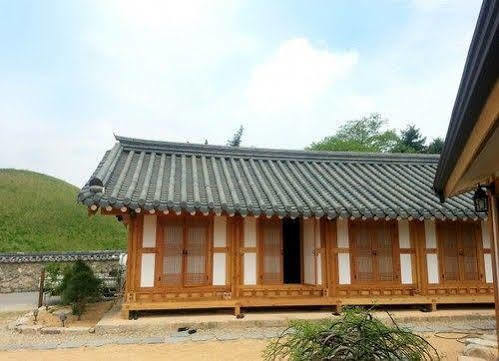 גייאונגג'ו Happy Village Syeobul Guesthouse מראה חיצוני תמונה